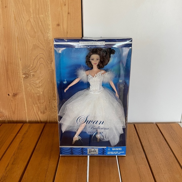 2001 Barbie Collector's Edition Swan Ballerina from Swan Lake - Picture 2 of 10